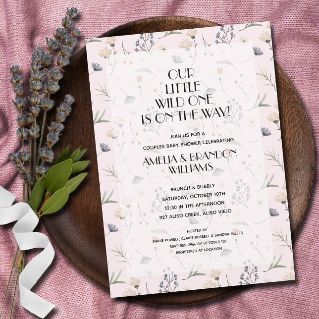 Vild Flowers Rosa Girl Baby Shower Inbjudningar (Wild One is on the Way! Wildflowers on pink girl baby shower invitations INSTANT DOWNLOAD & PRINTED)