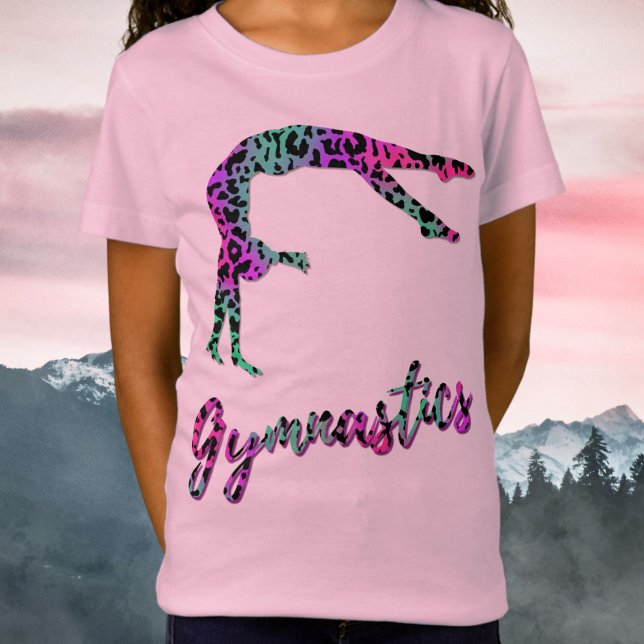 Vild Gymnastics Girl | Gymnastika för djurutskrift T Shirt (Wild Gymnastics Girl | Animal Print Gymnastics T-Shirt in Pink)