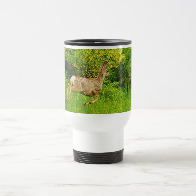 Vild Hjort Bounding in Grass Wildlife Art Mugg (Center)