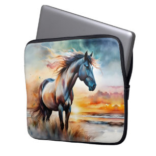 Vild Horse on Grassy Dune at Sunset Laptop Fodral