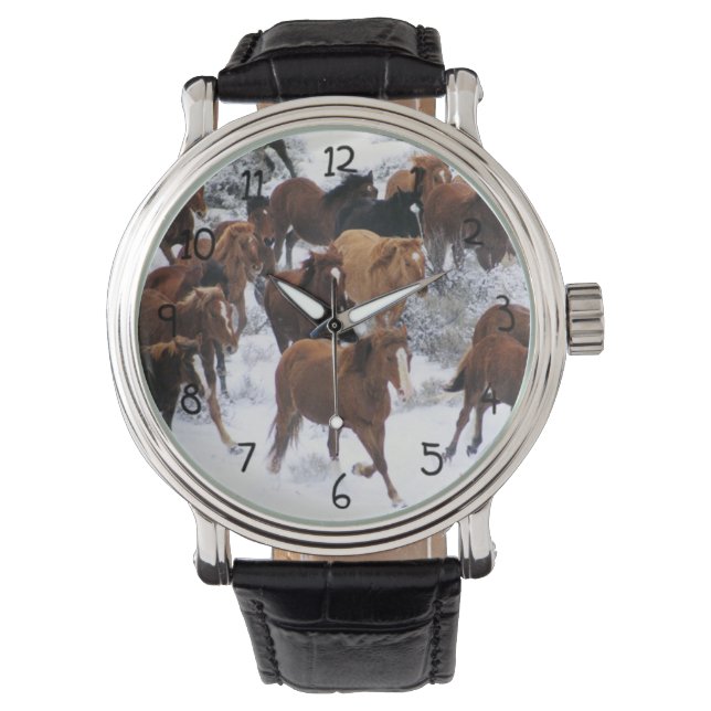 Vild Horse Running på Snö Armbandsur (Framsida)