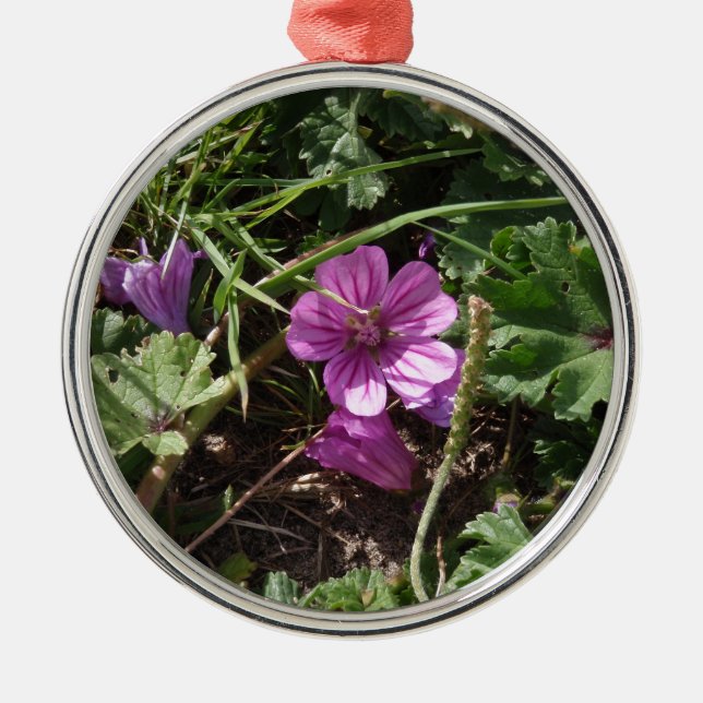 Vild lila geranium julgransprydnad metall (Framsidan)