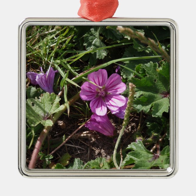 Vild lila geranium julgransprydnad metall (Framsidan)