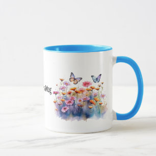 Vild Meadow Flowers with butterflies editable namn Mugg