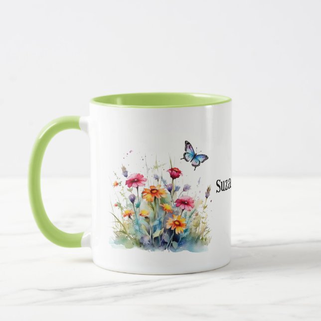 Vild Meadow Flowers with butterfly - editable namn Mugg (Vänster)