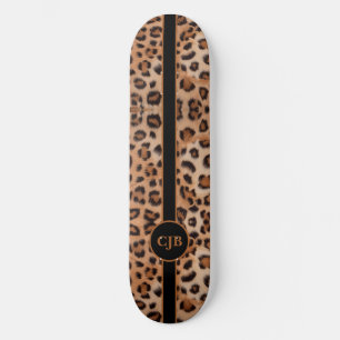 Vild och djärv skateboard med leopardmönster