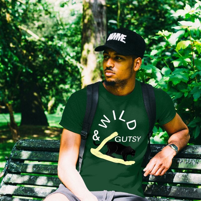 Vild och Elegant för gurka av honkön T Shirt (Skapare uppladdad)