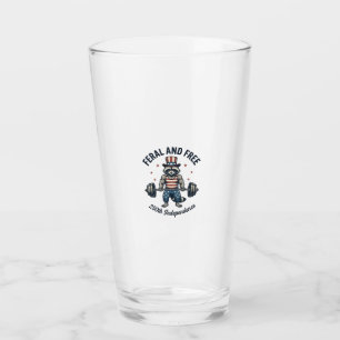 Vild och fri patriotisk tvättbjörn tyngdlyftning t glaskopp