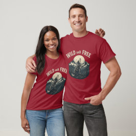 "Vild och fri: Retro vargmåne T-shirt-design" T Shirt