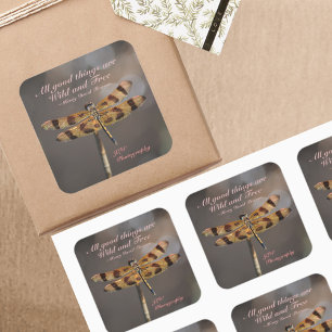 Vild och gratis citat Golden Dragonfly Fyrkantigt Klistermärke
