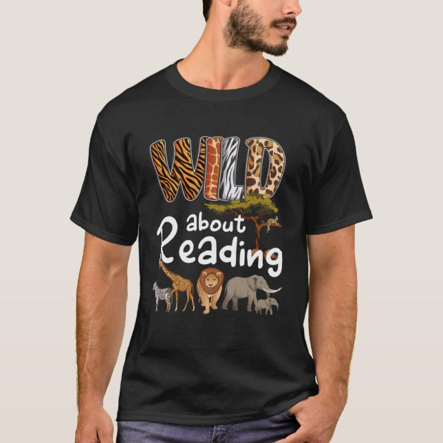 Vild om att läsa Bokar Reader Bookworm Libraria T Shirt (Framsida)
