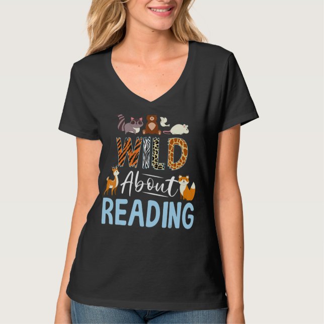 Vild om läsning av formgivning Bok T Shirt (Framsida)