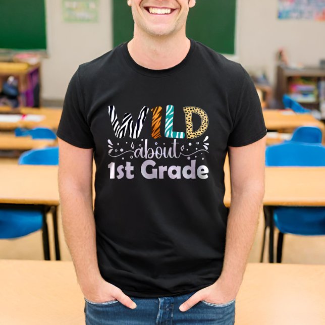 Vild omkring 1:a Klass-Klass T Shirt (Skapare uppladdad)
