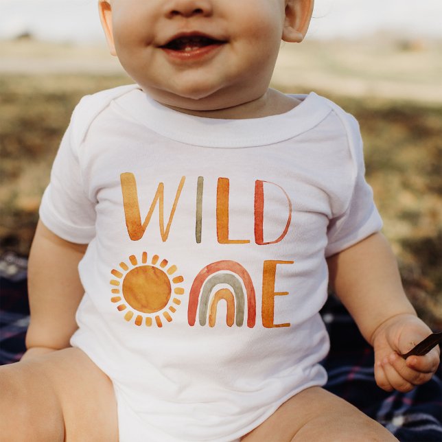 Vild One-Whimsical Watercolor Boho Rainbow & Sol T Shirt (Skapare uppladdad)