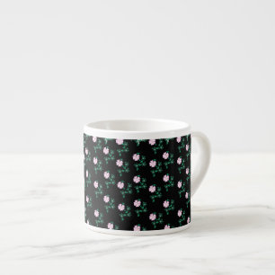 Vild Ro - Blommönster på svart bakgrund Espressomugg