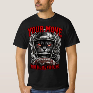 Vild svart katt fotboll röd grunge konst t shirt