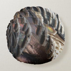 Vild Turkiet Feathers I Abstrakt Natur Design Rund Kudde