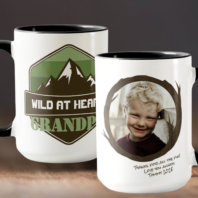 Vild vid Personlig av hjärtat Fotogåva Mugg (Wild at Heart Camo Outdoor Adventurer Personalized Mug. Available in a variety of colors and styles!)