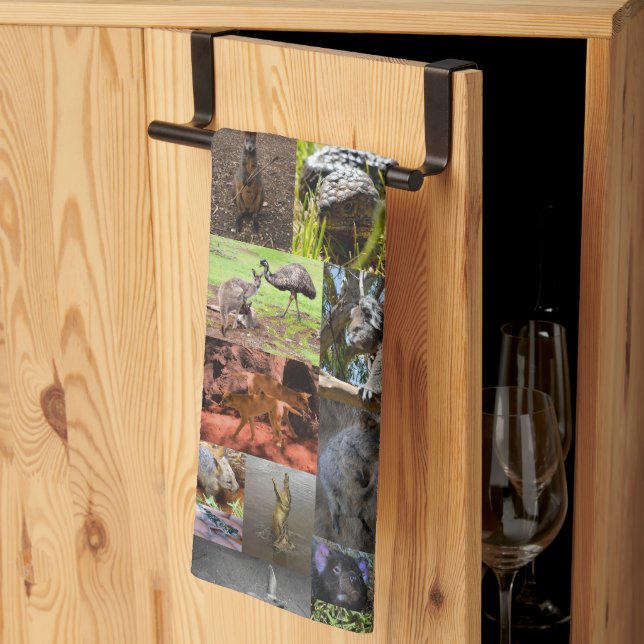 Vild Wonders: Captivating Australian Photo Collage Kökshandduk (Thirds Fold)