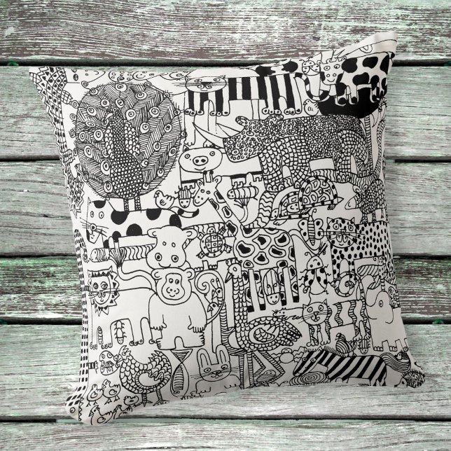 Vilda djur Black and White Safari Illustrative Kudde (Skapare uppladdad)