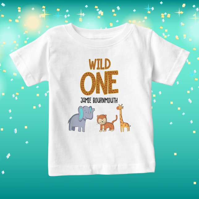 Vilda Ett Safari Tema Pojkar 1-årsdag T Shirt (Wild one 1st birthday party t-shirt for that special boy.)