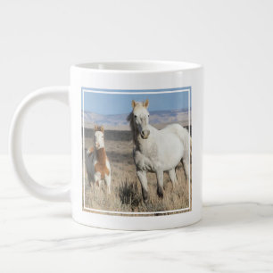 Vilda hästar hemma i Sandwash Basin Jumbo Mugg
