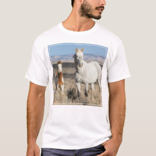 Vilda hästar hemma i Sandwash Basin T Shirt