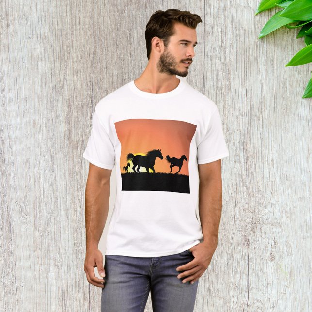 Vilda hästars solnedgångssilhuett t shirt (Skapare uppladdad)