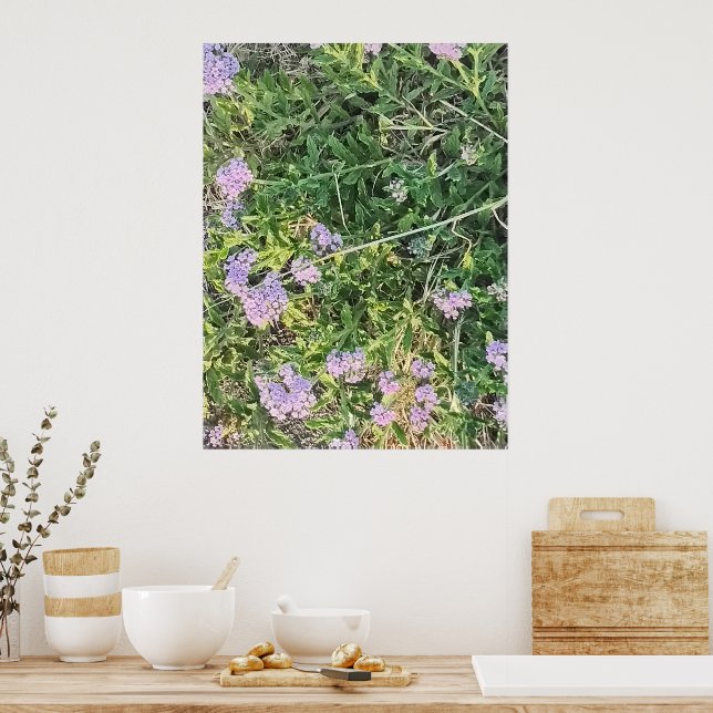 Vilda lila blommor i naturlig trädgårdsmiljö poster (Kök)
