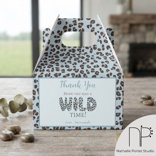 Vilda Tid Leopardtryck Tack Fördel Presentaskar (Baby boy leopard favor boxes with jungle leaves and blue hibiscus flowers for safari baby showers)