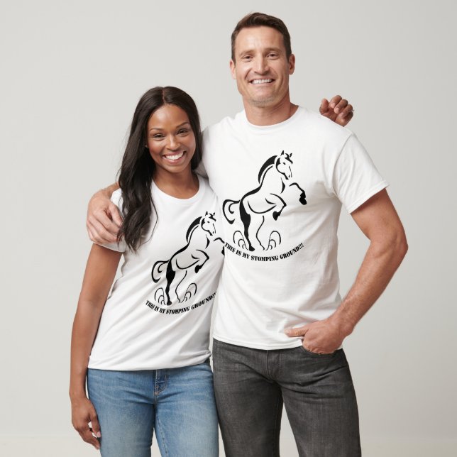 Vilda western av hästar med dammsvullnad t shirt (Unisex)