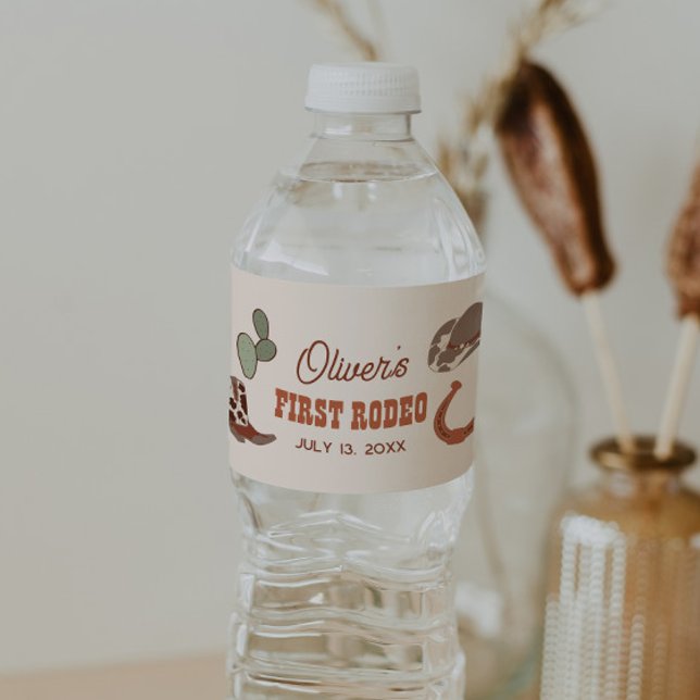 Vilda western First Rodeo Birthday Vattenflaskor Etikett (Skapare uppladdad)