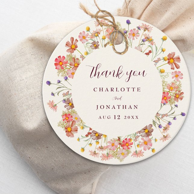 Vildblomma Blommig Burgunder Kräm Bröllop Tack Kor Gåvor Etiketter (Wildflower boho floral burgundy &cream wedding thank you favor tag whimsical modern elegant script)