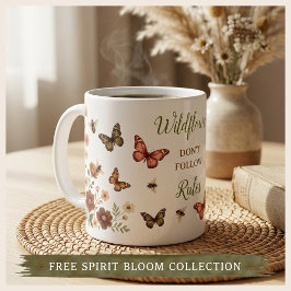 Vildblomma boho blommande fjäril bi inspirerande kaffemugg