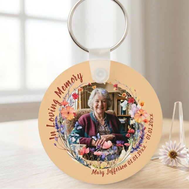 Vildblomma Botaniskt Minnes Foto Nyckelring (Vibrant wildflower photo keychain for a grieving family at a spring celebration of life.)