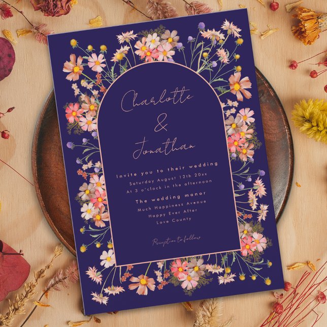 Vildblomma Elegant Båge Marinblå Höstbröllop Inbjudningar (Wildflower arch navy blue terracotta burnt orange peach fall wedding invitation )