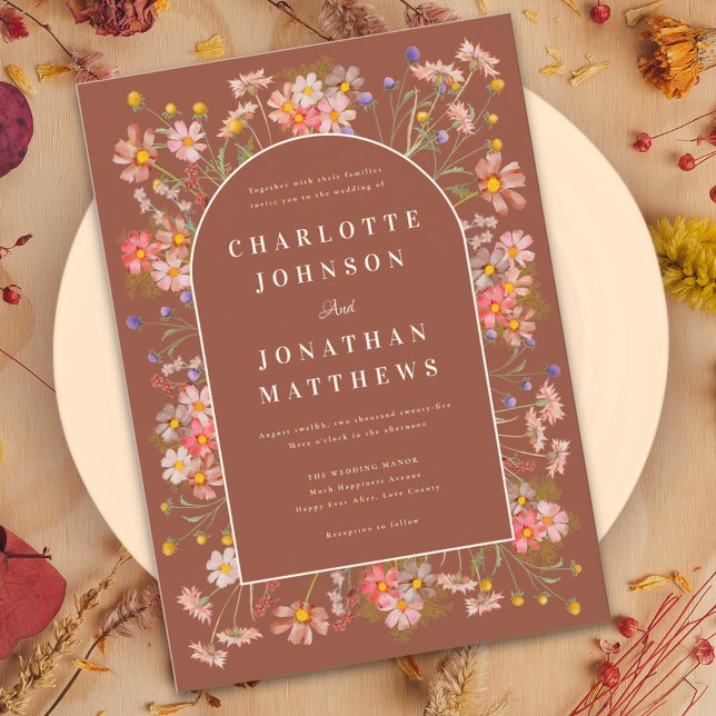 Vildblomma Elegant Båge Terrakotta Höstbröllop Inbjudningar (Wildflower elegant arch terracotta burnt orange fall wedding invitation )