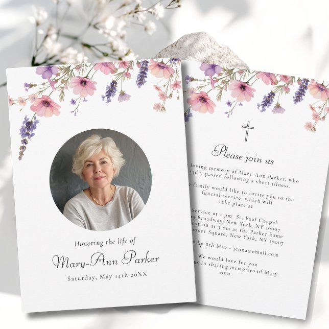 Vildblomma "Livets firande" Foto Begravning  Inbjudningar (Wildflower "Celebration of Life" Photo Funeral Purple Pink Green White Invitation)