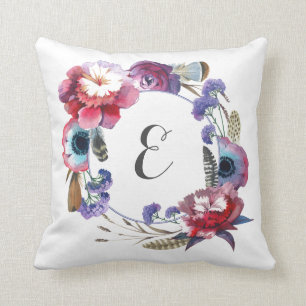 Vildblommapionblommigt med monogramen för fjädrar kudde
