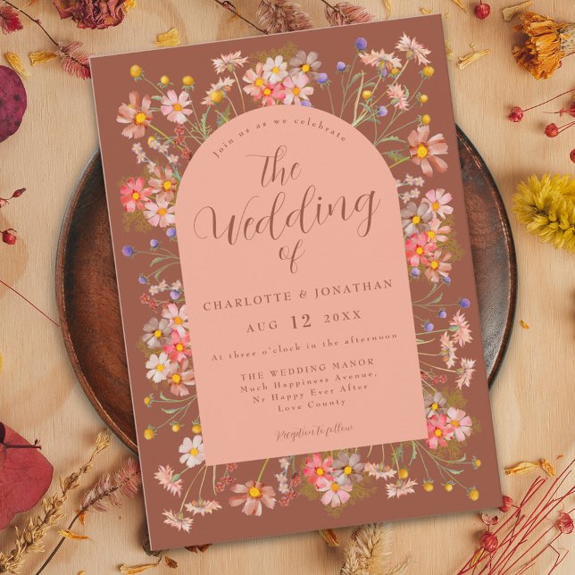 Vildblommevalv Brändorange Boho Höstbröllop Inbjudningar (Wildflower arch terracotta burnt orange peach fall wedding invitation with elegant script )