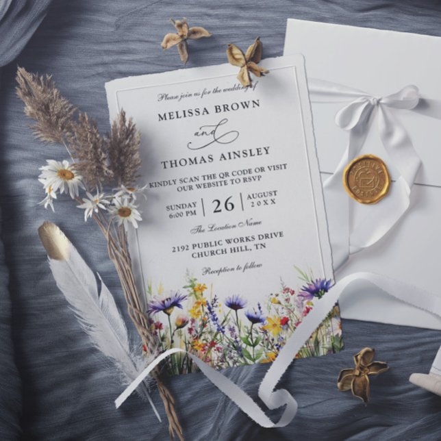 Vildblommor Elegant Modern Budget QR-kod Bröllop Inbjudningar (Skapare uppladdad)