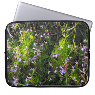 Vildblommor i Fält i Gröntar Laptop Sleeve