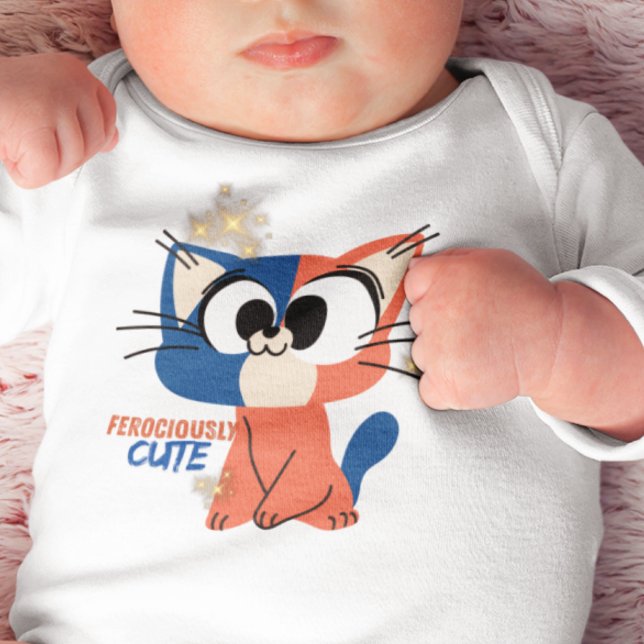 Vildt söt katt t shirt (Skapare uppladdad)