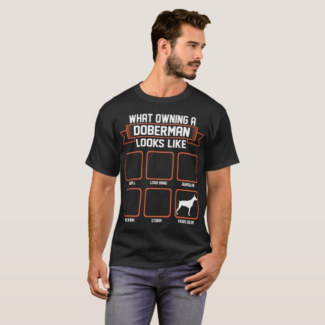 Vilken ägandeDobermanhund ser den lika roliga T Shirt (Hel framsida)