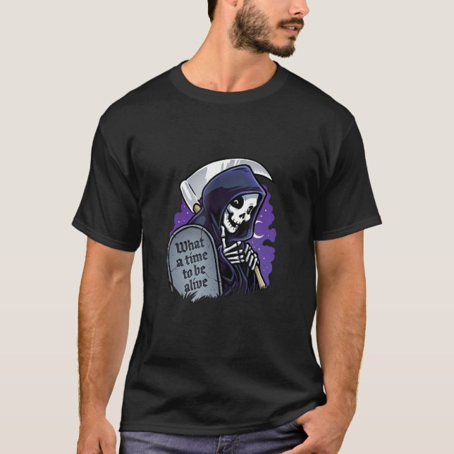 Vilken tid ska man ha att leva på Skeleton T Shirt (Framsida)