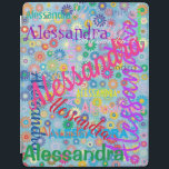 Vilket Namn-kollage iPad-smart hölje som helst iPad Skydd<br><div class="desc">Ipad cover lämnar utan tvivel om vem det är tillhör att göra! Omslaget har en färgstark, giftig utformning där namn som du väljer visas i många olika typsnitt och färg. Namn visas över en blå bakgrund med färgstarka blommor. Omslaget levereras med ett urval av iPad-versioner. Perfekt till skolan eller en...</div>