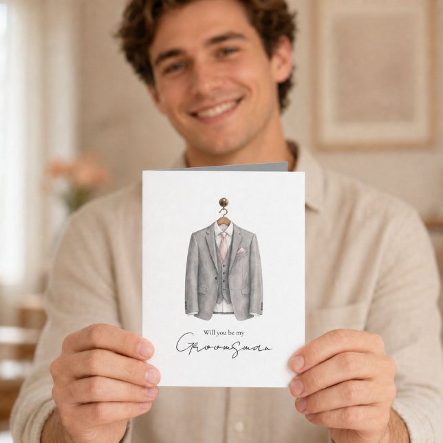 Vill du vara min bröllesman Vattenfärgskostym Kort (Elegant groomsman proposal card with a watercolor gray suit and blush pink accents.)