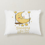 Vilo som Måne - Dreamy Pillow-design Prydnadskudde<br><div class="desc">Drivt in i fredliga drömmar med vår "Sov som Måne"-kudde,  med en mjuk,  sömnig illustration av måne. Perfekt för att lägga till en mysigt,  lugnande vibe i ditt sovrum eller som en söt gåva till någon som kärlek drömde om nätter. Snugga upp och sova som måne.</div>