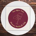 Vin Bachelorette Burgundy Vino före Vows Pappersservett<br><div class="desc">Vino Före Vows Bachelorette Party Napkins. Utformningen har ett vin-glas i chic mot en rik burgundröd bakgrund, perfekt för ett vin-temat bachelorette-parti. Det gyllene skriptteckensnittet tillför designen en aning elegans och sofistikering. Oavsett om du planerar en vin-provsmakare äventyr eller en mysigt natt in med flickorna, har vår Vino-samling före Vows...</div>