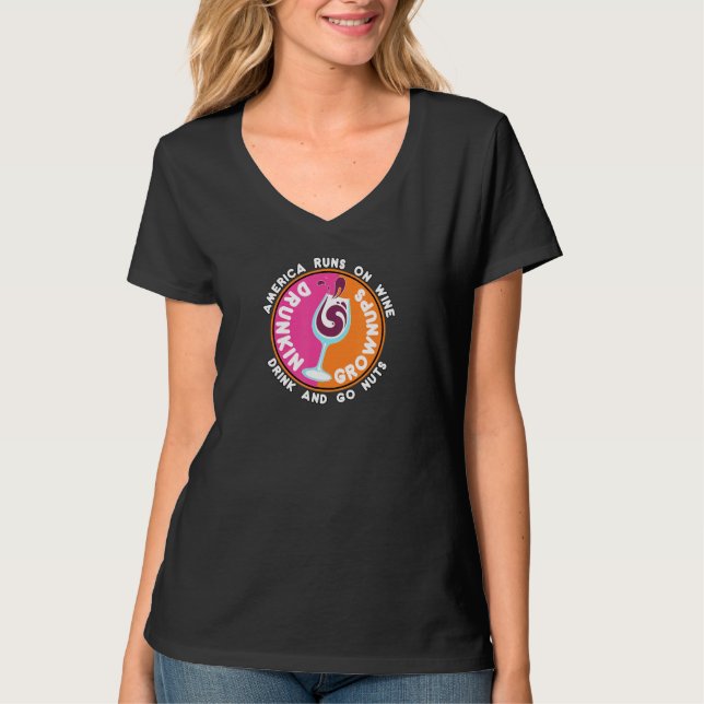 Vin Drinker Funny Parody for Drunken Grownups T Shirt (Framsida)